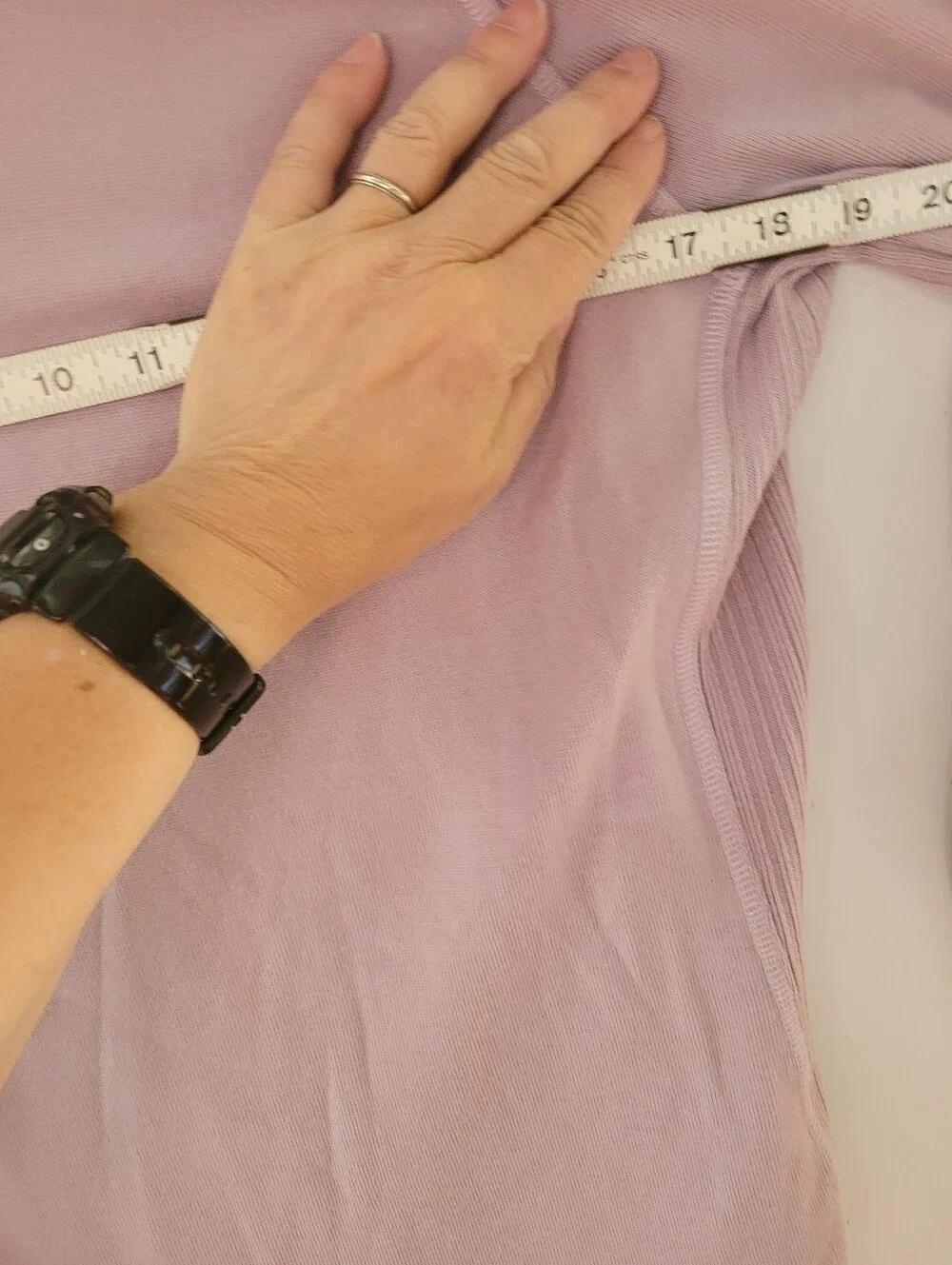 Icebreaker M 320 Pure 100% Merino Sweater in Light Lavender